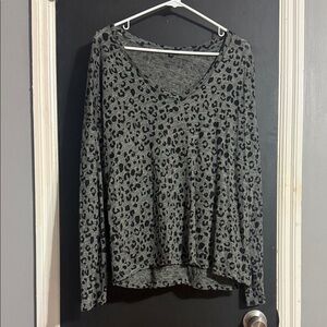 Rails Sami Charcoal Leopard Long Sleeve Linen Tencel V-Neck Top Size: L